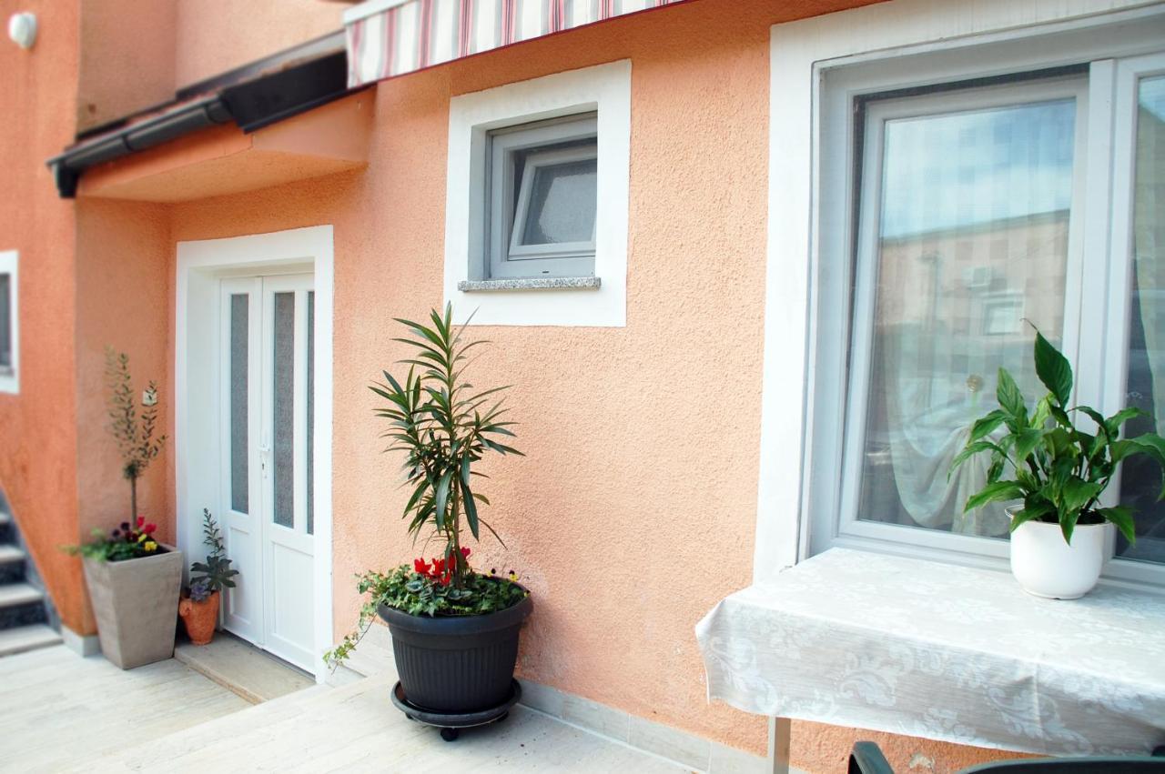 Apartments Skorup อิตชิชี ภายนอก รูปภาพ